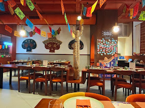 Tres Amigos logo