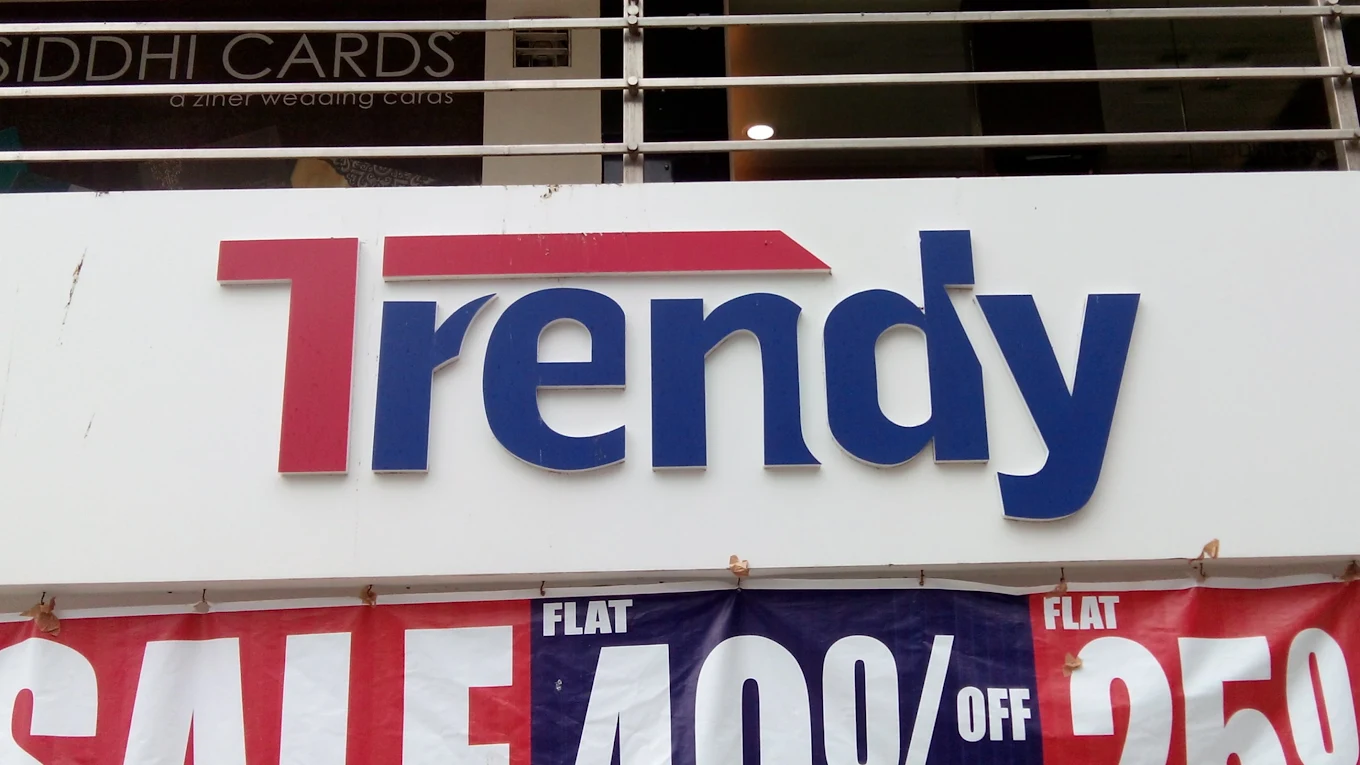 Trendy logo