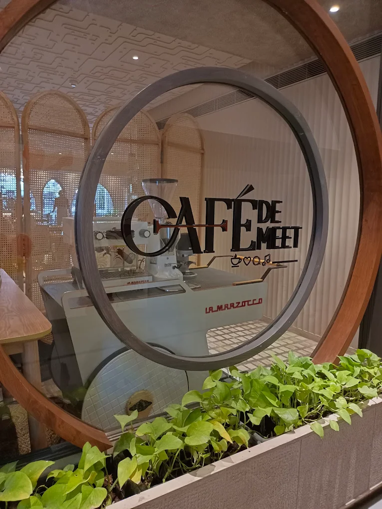 Cafe De Meet logo