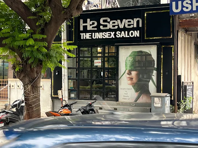 H2 seven the unisex salon logo