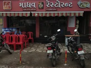 Madhav Restaurant - Best Gujarati Restaurant in Rajkot | Family Restaurant | Gujarati Thali Restaurant